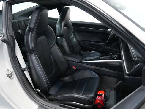 Used 2020 Porsche 911 Carrera 4S image 32