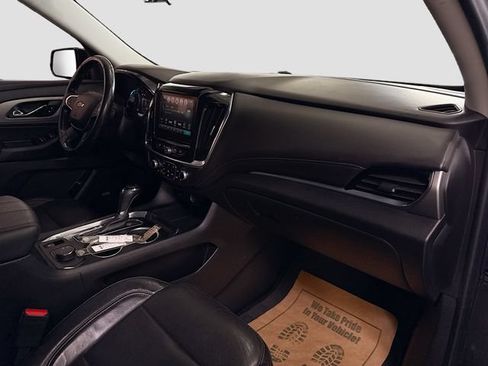 Used 2019 Chevrolet Traverse RS FWD image 32