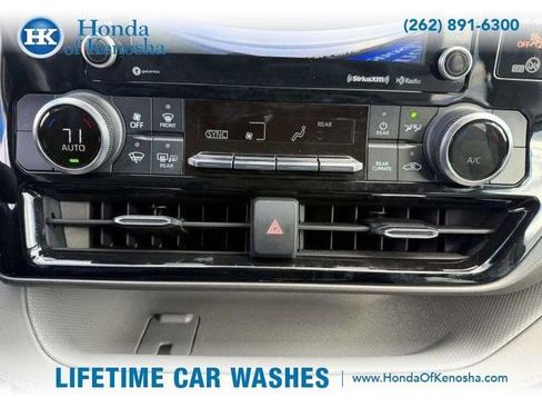 Used 2022 Toyota Highlander LE image 18