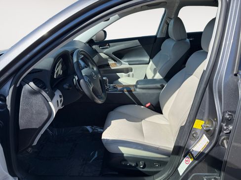 Used 2012 Lexus IS 250 w/ Premium Pkg Value Edition RWD image 10