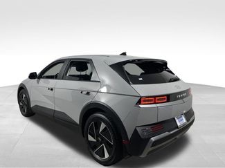 New 2026 Hyundai Ioniq 5 SEL RWD video 3