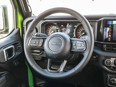 New 2025 Jeep Gladiator Mojave image 16