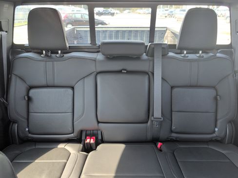 Used 2021 Chevrolet Silverado 1500 High Country w/ Technology Package image 27