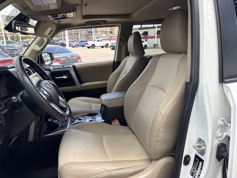 Used 2022 Toyota 4Runner SR5 Premium w/ Moonroof Package AWD/4WD image 28