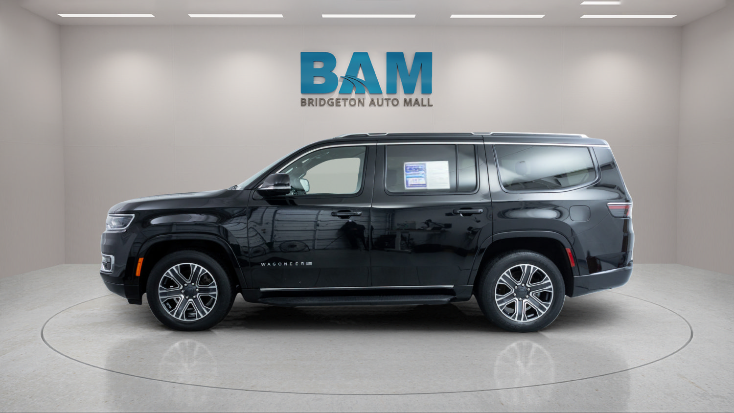 Used 2023 Jeep Wagoneer Series II AWD/4WD image 6