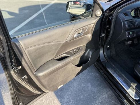 Used 2015 Honda Accord Touring image 12