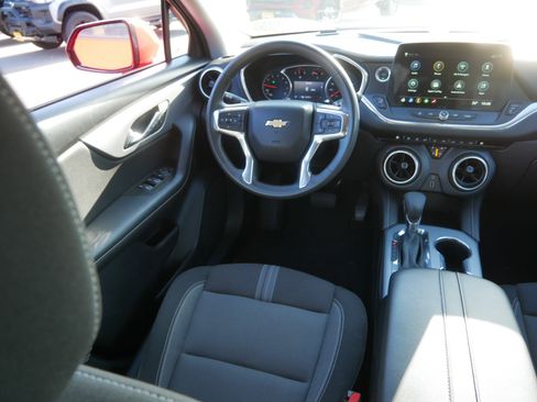 Used 2023 Chevrolet Blazer LT image 9
