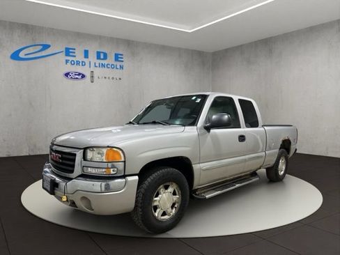 Used 2004 GMC Sierra 1500 SLE w/ Light Duty Power Package AWD/4WD image 5
