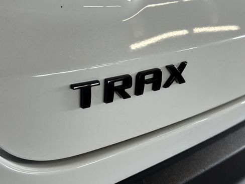 Used 2024 Chevrolet Trax RS w/ Driver Confidence Package FWD image 11