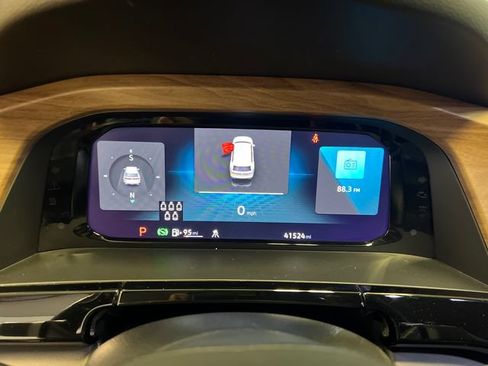Certified 2024 Volkswagen Atlas SE FWD image 23
