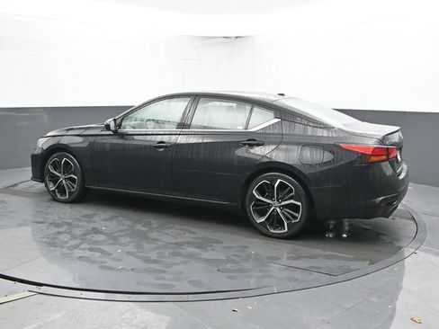 Used 2024 Nissan Altima 2.5 SR FWD image 7