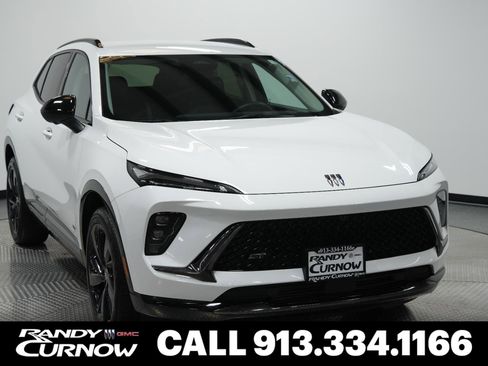 Used 2025 Buick Envision Sport Touring image 1