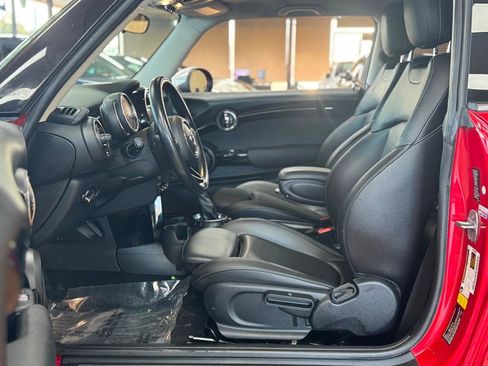 Used 2017 MINI Cooper S image 25