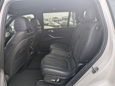 Used 2020 BMW X7 xDrive40i w/ M Sport Package AWD/4WD image 29