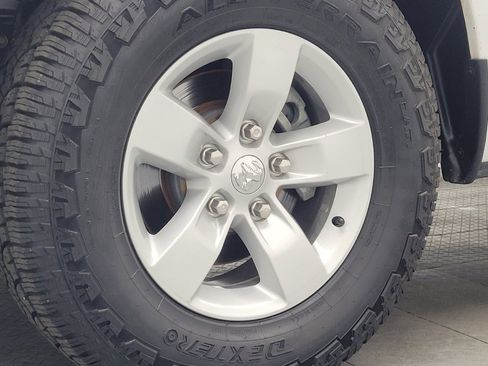Used 2019 RAM 1500 Classic SLT RWD image 31