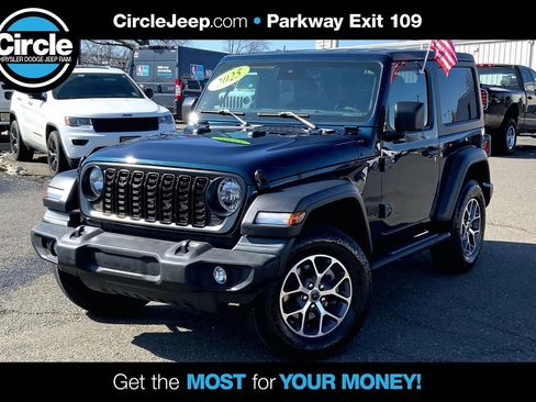 Certified 2025 Jeep Wrangler Sport AWD/4WD image 1