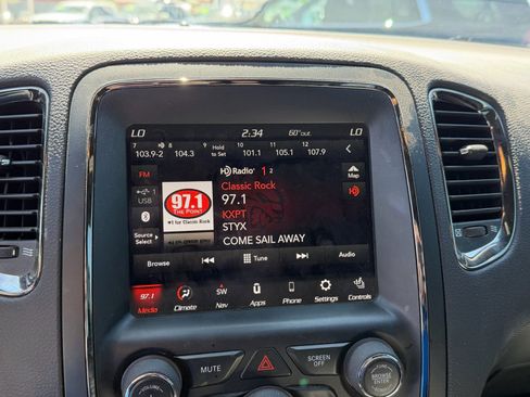 Used 2018 Dodge Durango R/T w/ Technology Group RWD image 10