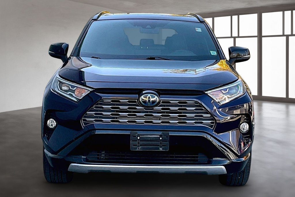 Used 2019 Toyota RAV4 XSE w/ XSE Weather Package AWD/4WD image 2