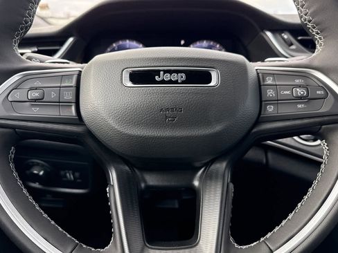 New 2025 Jeep Grand Cherokee Altitude image 25