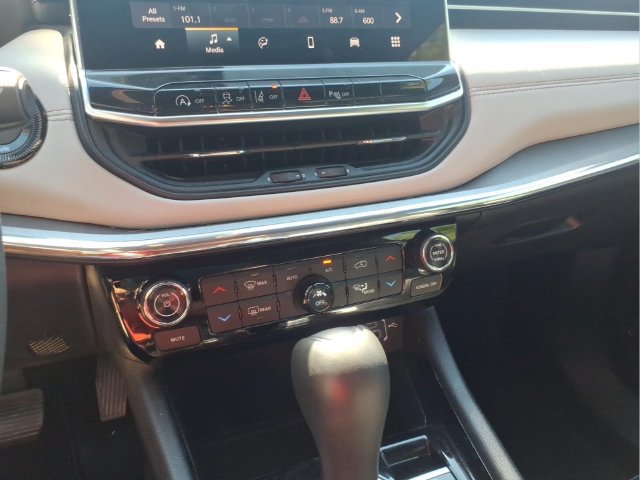 Used 2024 Jeep Compass Limited AWD/4WD image 24