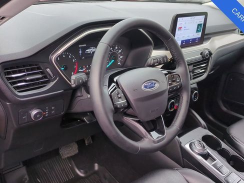 Used 2022 Ford Escape SEL image 2