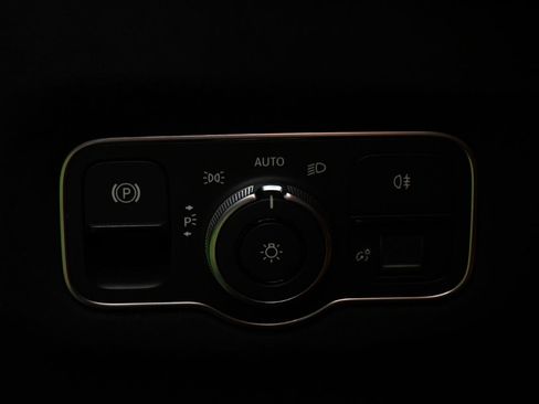 Used 2020 Aston Martin V8 Vantage Coupe RWD image 29