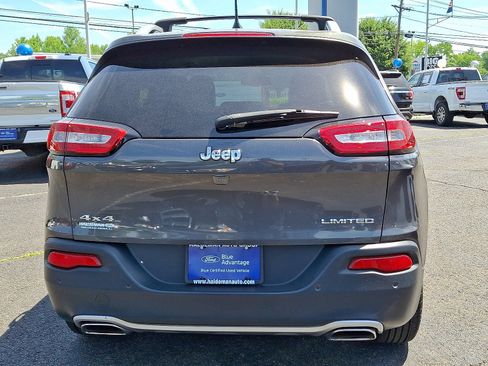 Used 2018 Jeep Cherokee Limited AWD/4WD image 5