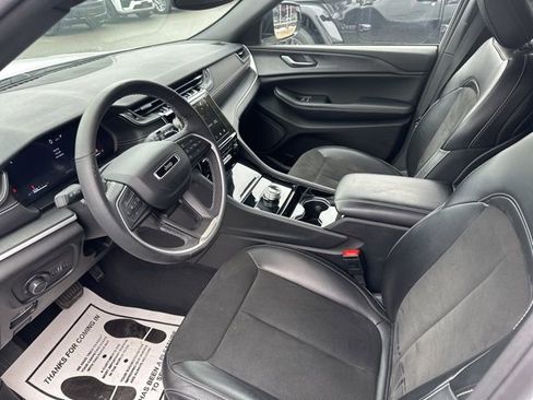 Certified 2023 Jeep Grand Cherokee Altitude image 13