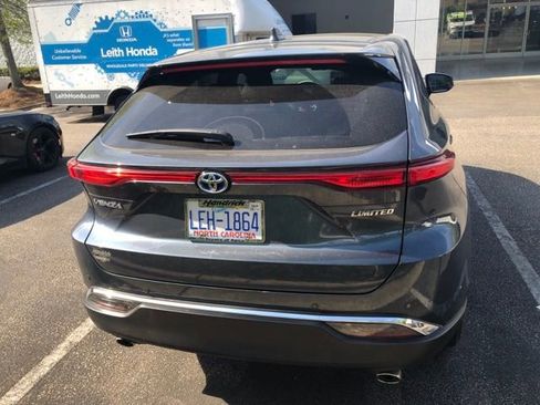 Used 2024 Toyota Venza Limited image 10