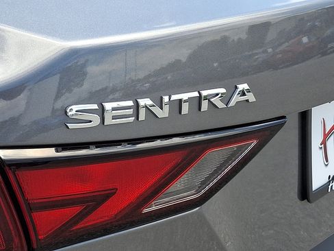 Used 2024 Nissan Sentra SV FWD image 31