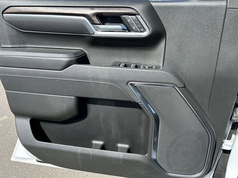 Used 2025 GMC Sierra 1500 SLT image 22