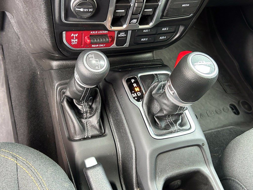 Certified 2025 Jeep Gladiator Mojave AWD/4WD image 13
