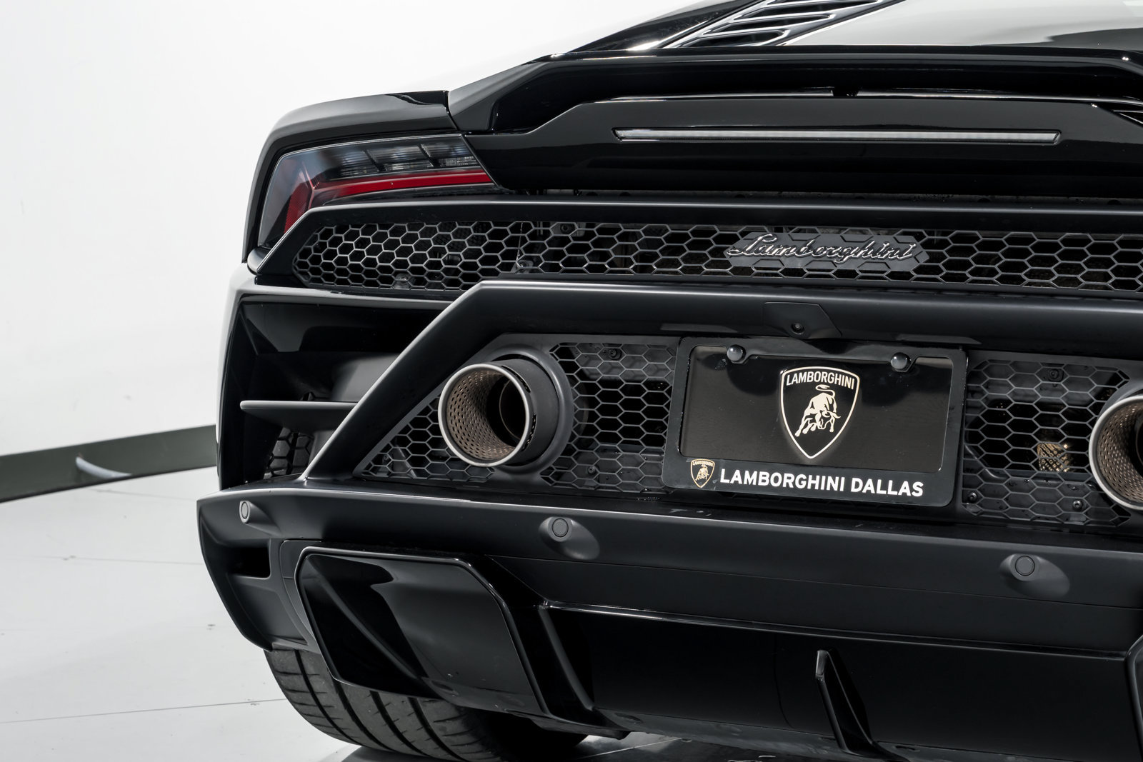 Used 2021 Lamborghini Huracan EVO RWD image 50