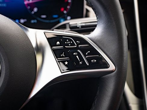 Certified 2025 Mercedes-Benz GLC 300 4MATIC image 25