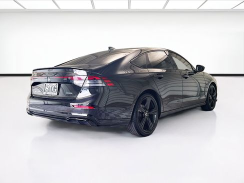 Used 2025 Honda Accord Sport image 4