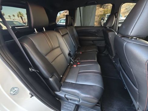 Used 2025 Honda Passport TrailSport image 28