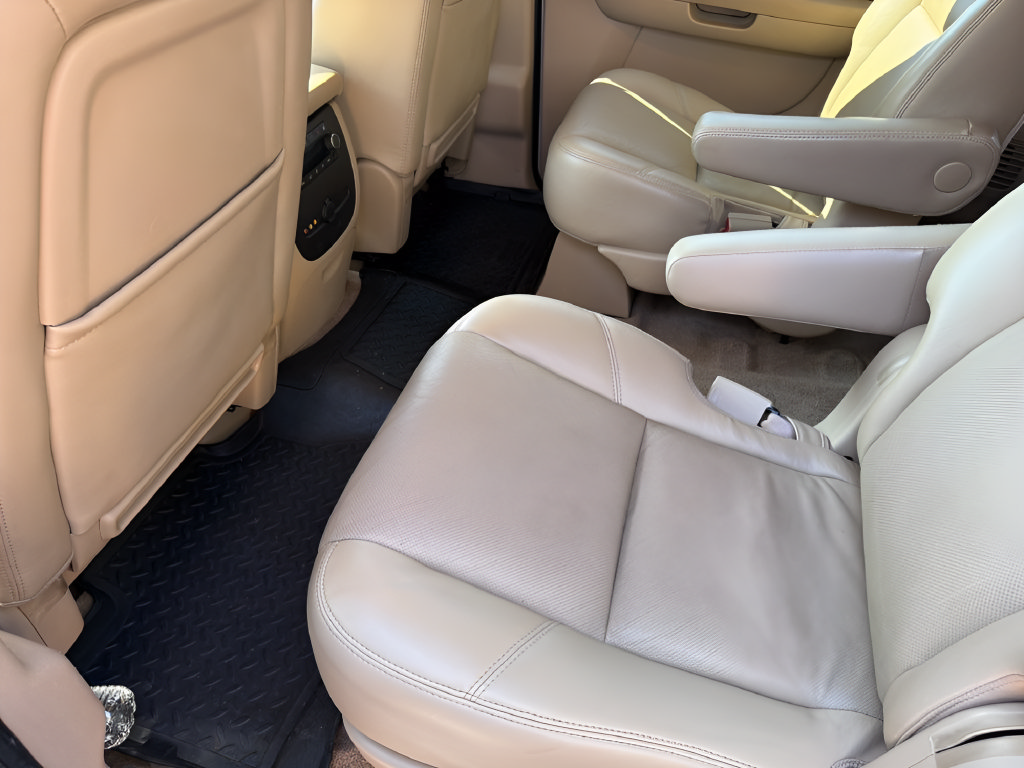 Used 2010 Chevrolet Suburban LTZ AWD/4WD image 34