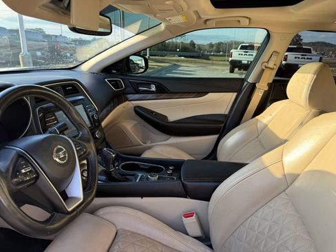 Used 2017 Nissan Maxima Platinum image 9