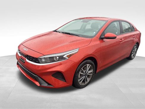 Certified 2023 Kia Forte LXS w/ LXS Technology Package image 3