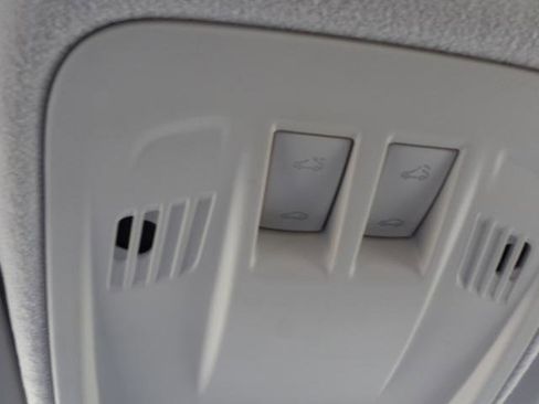 Used 2017 Chevrolet Cruze LT w/ Sun And Sound Package image 22