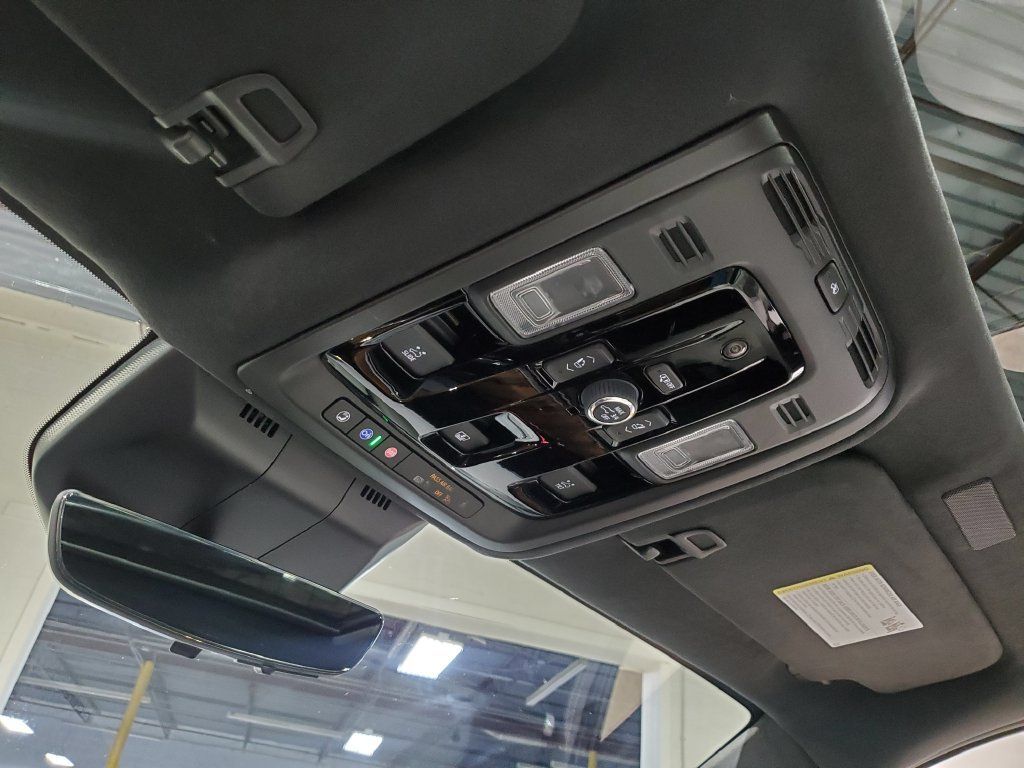 Used 2025 Cadillac Escalade Sport Platinum w/ LPO, Floor Liner Package AWD/4WD image 41