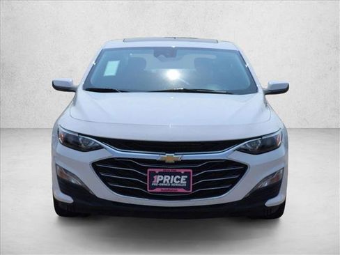 Used 2024 Chevrolet Malibu LT FWD image 2