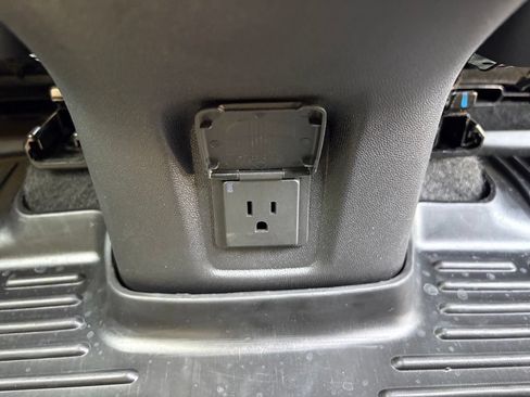 Used 2020 Chevrolet Equinox Premier FWD image 40