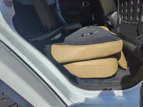 Used 2019 Jeep Wrangler Unlimited Rubicon image 19