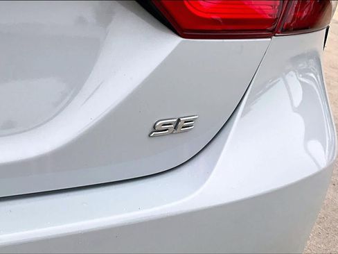 Used 2022 Toyota Camry SE FWD image 10