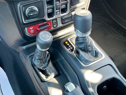 New 2026 Jeep Gladiator Rubicon AWD/4WD image 17