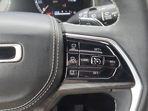 Used 2023 Jeep Grand Cherokee L Overland image 32