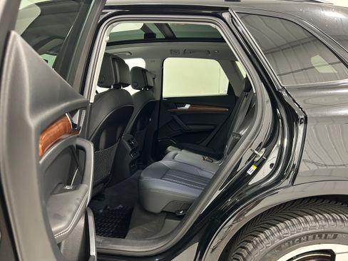 Used 2022 Audi Q5 2.0T Premium Plus w/ Premium Plus Package AWD/4WD image 30