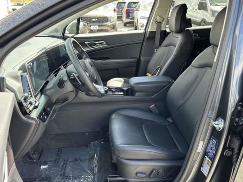 Used 2025 Kia Sportage EX AWD/4WD image 18