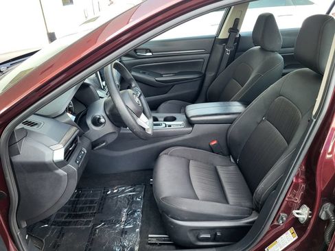 Used 2025 Nissan Altima 2.5 SV AWD/4WD image 10